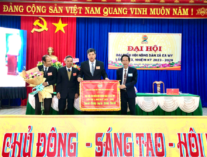dai hoi nong dan xa Ea Wy 2